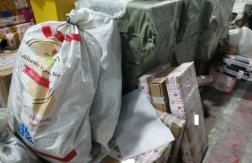 10月17日，代加工手工活，在家兼職手工活，越來越多人在手工之家做珠繡串珠手工掙錢，圖為勵志珠珠繡串珠成品倉庫剪影