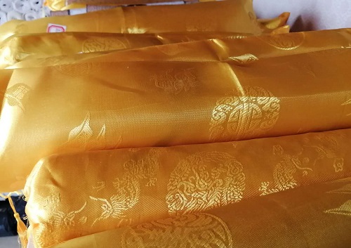 10月24日，靈活就業(yè)創(chuàng)業(yè)，手工加工回收項目，手工之家的加工費結(jié)算讓人踏實，圖為勵志珠珠繡串珠手工產(chǎn)品剪影