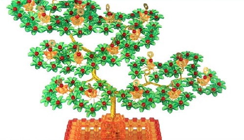 1月19日，純手工串珠項(xiàng)目，居家專兼職的好副業(yè)，靈活就業(yè)手工，手工之家堅(jiān)持對(duì)傳統(tǒng)手工文化的傳承和創(chuàng)新，圖為勵(lì)志珠珠繡串珠手工產(chǎn)品剪影