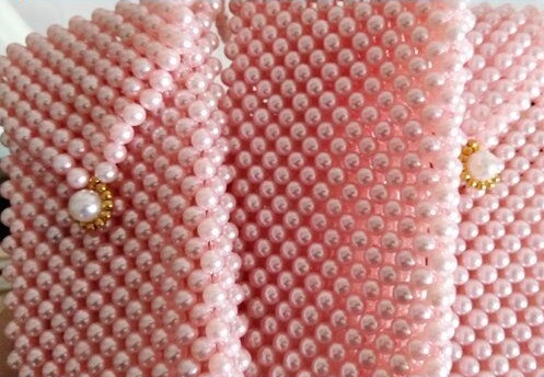 2月6日，帶回家做的手工項目，在家兼職手工，手工之家的合作方式好，加工銷售能一起做，圖為勵志珠珠繡串珠手工產(chǎn)品剪影