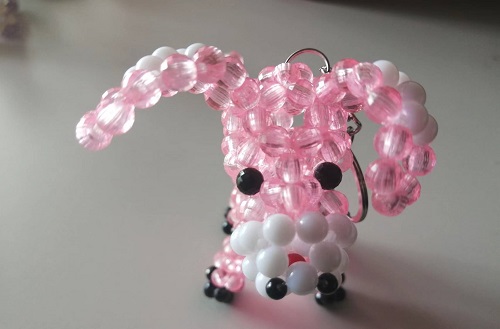 2月10日，靈活就業(yè)串珠手工項(xiàng)目，在家做的手工副業(yè)，長期穩(wěn)定，十余年的手工之家可信可靠，圖為勵(lì)志珠珠繡串珠手工產(chǎn)品剪影