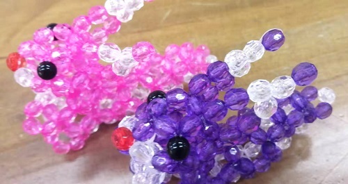 2月27日，靈活就業(yè)創(chuàng)業(yè)，手工加工回收項(xiàng)目，月底了，選擇了手工之家及珠繡串珠手工事業(yè)，都應(yīng)該更努力，圖為勵(lì)志珠珠繡串珠手工產(chǎn)品剪影