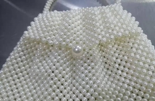 3月2日，拿回家做的手工副業(yè)，在家做手工掙錢，在手工之家做好手工項目需要注意的問題，圖為勵志珠珠繡串珠手工產(chǎn)品剪影