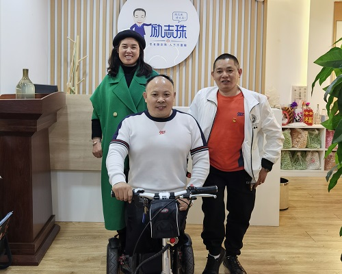 攜手搭舞臺，手工助就業(yè) —— 記長沙市溫馨助殘公益服務(wù)中心領(lǐng)導(dǎo)蒞臨手工之家