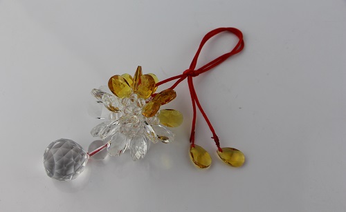 3月31日，帶回家做的手工副業(yè)，在家做飾品加工廠掙錢，在手工之家，幾個特點(diǎn)決定純手工項(xiàng)目適合靈活就業(yè)創(chuàng)業(yè)，圖為勵志珠珠繡串珠手工產(chǎn)品剪影
