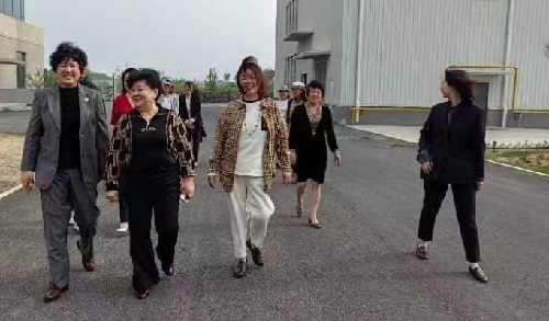 越了解、心越齊------記手工之家參加邯鄲市婦女手工業(yè)協(xié)會走近企業(yè)相關(guān)活動