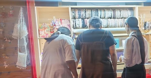 移動潮品店，手工之家始終堅持以消費者和市場的需求為本