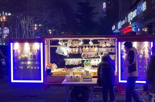 多一份好的收入，移動(dòng)潮品店兼容并包，讓加工人員也可以這樣掙錢