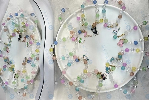 4月25日，在家做兼職的正規(guī)平臺，與家人一起做的靈活就業(yè)掙錢的副業(yè)，在手工之家產品為什么選擇多，圖為勵志珠珠繡串珠手工產品剪影