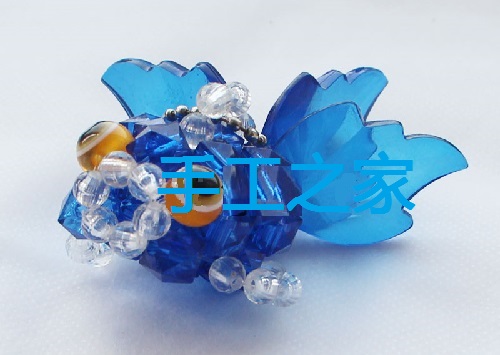 5月10日，在家兼職手工活，帶回家做的手工項目，在手工之家，為什么大家的收入有時差別那么大？圖為勵志珠珠繡串珠手工產(chǎn)品剪影
