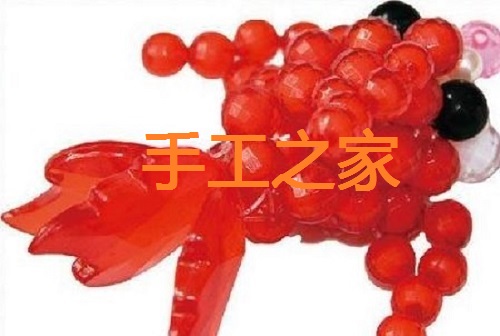 5月10日，在家兼職手工活，帶回家做的手工項目，在手工之家，為什么大家的收入有時差別那么大？圖為勵志珠珠繡串珠手工產(chǎn)品剪影