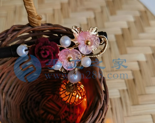 5月22日，家里干的手工活兼職，純手工加工項(xiàng)目，手工之家外發(fā)加工、成品銷售等都對外合作，圖為勵(lì)志珠珠繡串珠手工繡珠剪影