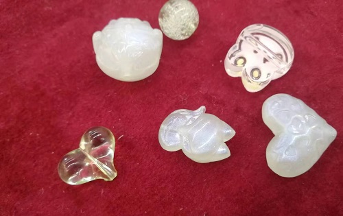 6月2日，在家里就能賺錢的工作，正規(guī)手工項(xiàng)目，靈活就業(yè)好選擇，手工之家手工事業(yè)發(fā)展離不開(kāi)銷售體系，圖為勵(lì)志珠珠繡串珠手工材料剪影