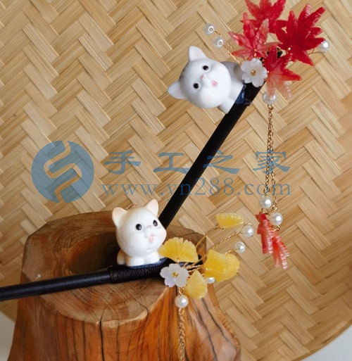 6月4日，手工活接單正規(guī)平臺，拿回家做的手工項(xiàng)目，可以開飾品加工廠，手工之家讓大家居家手工掙錢有底氣，圖為勵志珠珠繡串珠手工產(chǎn)品剪影