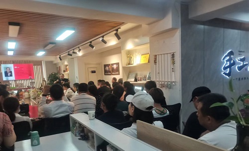 飾品加工廠+移動潮品店，讓大家一起做手工掙錢 ------ 記石家莊項目考察團(tuán)隊到手工之家考察合作