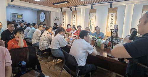 飾品加工廠+移動潮品店，讓大家一起做手工掙錢 ------ 記石家莊項目考察團(tuán)隊到手工之家考察合作