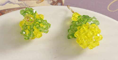 7月14日，手工活兼職招聘信息，居家靈活就業(yè)副業(yè)，開飾品加工廠，合作手工之家的服務(wù)內(nèi)容是什么，圖為串珠米珠繡手工產(chǎn)品剪影
