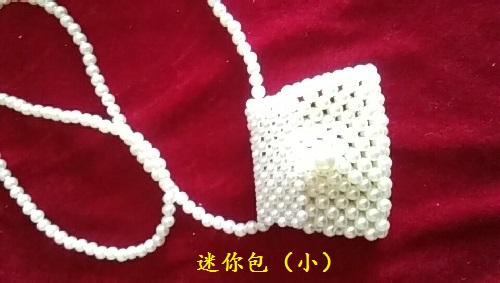 8月17日，可在家做的兼職手工活，想接正規(guī)廠家手工項(xiàng)目,做手工傳承官，在手工之家，重合作、重服務(wù)，圖為串珠米珠繡純手工產(chǎn)品剪影
