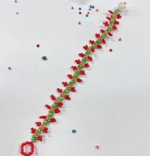 9月14日，兼職手工活可以帶回家做的，做手工傳承官，居家手工項目，在手工之家，純手工適合大家靈活就業(yè)創(chuàng)業(yè)，圖為串珠米珠繡純手工產品剪影