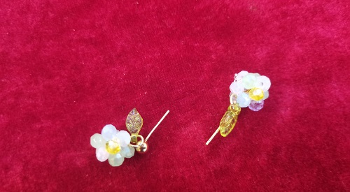 10月13日，在家做兼職的正規(guī)平臺(tái)，做手工傳承官，居家手工好副業(yè)，與手工之家合作，大家目標(biāo)一致，圖為串珠米珠繡純手工產(chǎn)品剪影