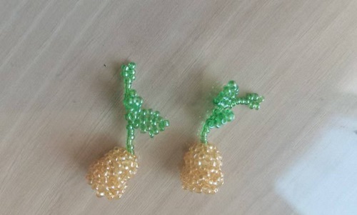 1月12日，手工兼職在家做，拿回家做的手工副業(yè)創(chuàng)業(yè)，微創(chuàng)業(yè)做手工傳承官，選擇手工之家，因?yàn)檫@里創(chuàng)新、誠(chéng)信，圖為串珠米珠繡手工產(chǎn)品剪影