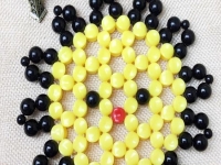 5月22日，找附近手工活拿回家做，手工外發(fā)加工網(wǎng)，想做珠繡串珠手工掙錢，該怎么與手工之家合作？圖為勵(lì)志珠珠繡串珠手工產(chǎn)品剪影