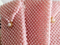 2月6日，帶回家做的手工項目，在家兼職手工，手工之家的合作方式好，加工銷售能一起做，圖為勵志珠珠繡串珠手工產(chǎn)品剪影