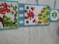 2月24日，帶回家做的手工項(xiàng)目，靈活就業(yè)串珠手工，手工之家對(duì)合作人員始終是以誠相待，圖為勵(lì)志珠珠繡串珠手工產(chǎn)品剪影