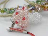 4月14日，靈活就業(yè)手工項(xiàng)目，居家手工好副業(yè)，在手工之家成長(zhǎng)收獲，源于大家的認(rèn)同和努力，圖為勵(lì)志珠珠繡串珠手工產(chǎn)品剪影