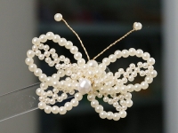 12月6日，在家兼職手工活，靈活就業(yè)創(chuàng)業(yè)手工副業(yè)，開(kāi)飾品加工廠，與手工之家合作，安心在家通過(guò)純手工掙錢(qián)，圖為串珠米珠繡手工產(chǎn)品剪影