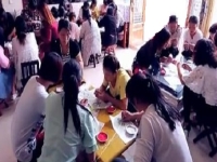 農(nóng)村創(chuàng)業(yè)致富好項(xiàng)目，選擇這個純手工正合適，開飾品加工廠帶領(lǐng)大家一起掙錢