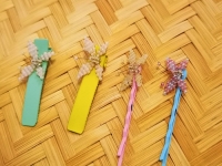 1月27日，附近有沒(méi)有兼職手工活，居家靈活就業(yè)的好副業(yè)，開(kāi)飾品加工廠，手工之家長(zhǎng)久穩(wěn)定讓大家放心，圖為串珠純手工產(chǎn)品剪影