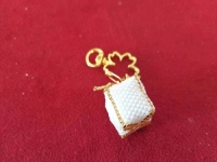 2月24日，手工活外發(fā)一手貨源，拿回家做的手工副業(yè)，在家開飾品加工廠掙錢，可以到手工之家實(shí)地考察合作嗎？圖為串珠米珠繡手工產(chǎn)品剪影