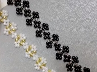 7月12日，在家做的手工活正規(guī)平臺，在家可以做的兼職工作，居家靈活就業(yè)好副業(yè)，開手工加工廠，手工之家純手工加工銷售讓合作人員收入很好，圖為串珠米珠繡手工產(chǎn)品剪影