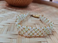 8月1日，手工活兼職招聘信息，正規(guī)可靠的手工項(xiàng)目，做手工傳承官，就業(yè)創(chuàng)業(yè)都可以，越來(lái)越多人選擇與手工之家合作，圖為串珠米珠繡純手工產(chǎn)品剪影