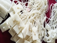 8月14日，在家里就能賺錢的工作，正規(guī)手工靈活就業(yè)，做手工傳承官，良好的服務(wù)讓手工之家和純手工成為大家的選擇，圖為串珠米珠繡純手工產(chǎn)品剪影