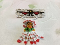 3月1日，外發(fā)手工正規(guī)平臺，兼職手工在家可做，小成本創(chuàng)業(yè)開手工加工廠、做手工傳承官，與手工之家合作，大家都有滿意的地方，圖為串珠米珠繡純手工產(chǎn)品剪影