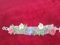 8月23日，手工兼職招聘信息，居家靈活就業(yè)副業(yè)創(chuàng)業(yè)，微創(chuàng)業(yè)做手工工作室，選手工之家，這里合作方式多、掙錢業(yè)務(wù)多，圖為串珠米珠繡純手工產(chǎn)品剪影