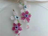 8月30日，在家就能掙錢的工作，拿回家做的手工微創(chuàng)業(yè)項目，做手工工作室，居家就業(yè)創(chuàng)業(yè)手工好副業(yè)，讓大家掙錢的事，手工之家都支持，圖為串珠米珠繡純手工產(chǎn)品剪影