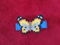 10月12日，在家能做的手工兼職，正規(guī)可靠的手工副業(yè)創(chuàng)業(yè)項目，開手工工作室，在手工之家，大家努力掙錢，圖為串珠米珠繡純手工產(chǎn)品剪影