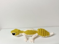 拿回家做的純手工，盯著消費者的需求做，產(chǎn)品受歡迎自然能掙錢