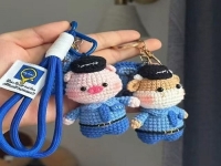 2月2日，手工加工正規(guī)廠家直接發(fā)貨，創(chuàng)業(yè)好選擇，在家開手工工作室，手工之家讓大家自由靈活地掙錢，圖為鉤織純手工產品剪影