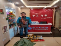 手工活之家業(yè)務(wù)忙，訂單多忙壞快遞小哥