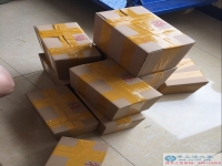手工活之家業(yè)務(wù)忙訂單多，忙壞天天快遞員小哥正在手工活之家收件中