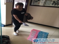 在農(nóng)村有什么代加工手工活嗎？2016年9月3日手工活之家客戶來送紙抽盒作品了！