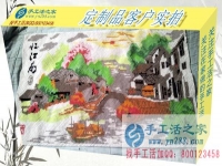 我要用五彩繽紛的小珠子串繡出美麗如畫的明天！江蘇揚(yáng)州仲女士說(shuō)