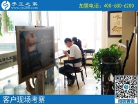10月24日，做這個串珠手工活加盟項(xiàng)目能不能掙錢要看這三點(diǎn)。手工之家接待考察加工客戶剪影