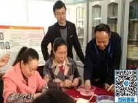 走進(jìn)社區(qū)，讓珠繡手工成為大家脫貧致富的一件法寶！----記手工之家走進(jìn)社區(qū)培訓(xùn)串珠手工活動(dòng)