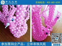 適合老人做的手工活，河南鄭州李阿姨選擇手工之家串珠子