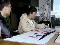 丈夫陪妻子考察手工之家，愛(ài)她就支持她自己喜歡的事業(yè)